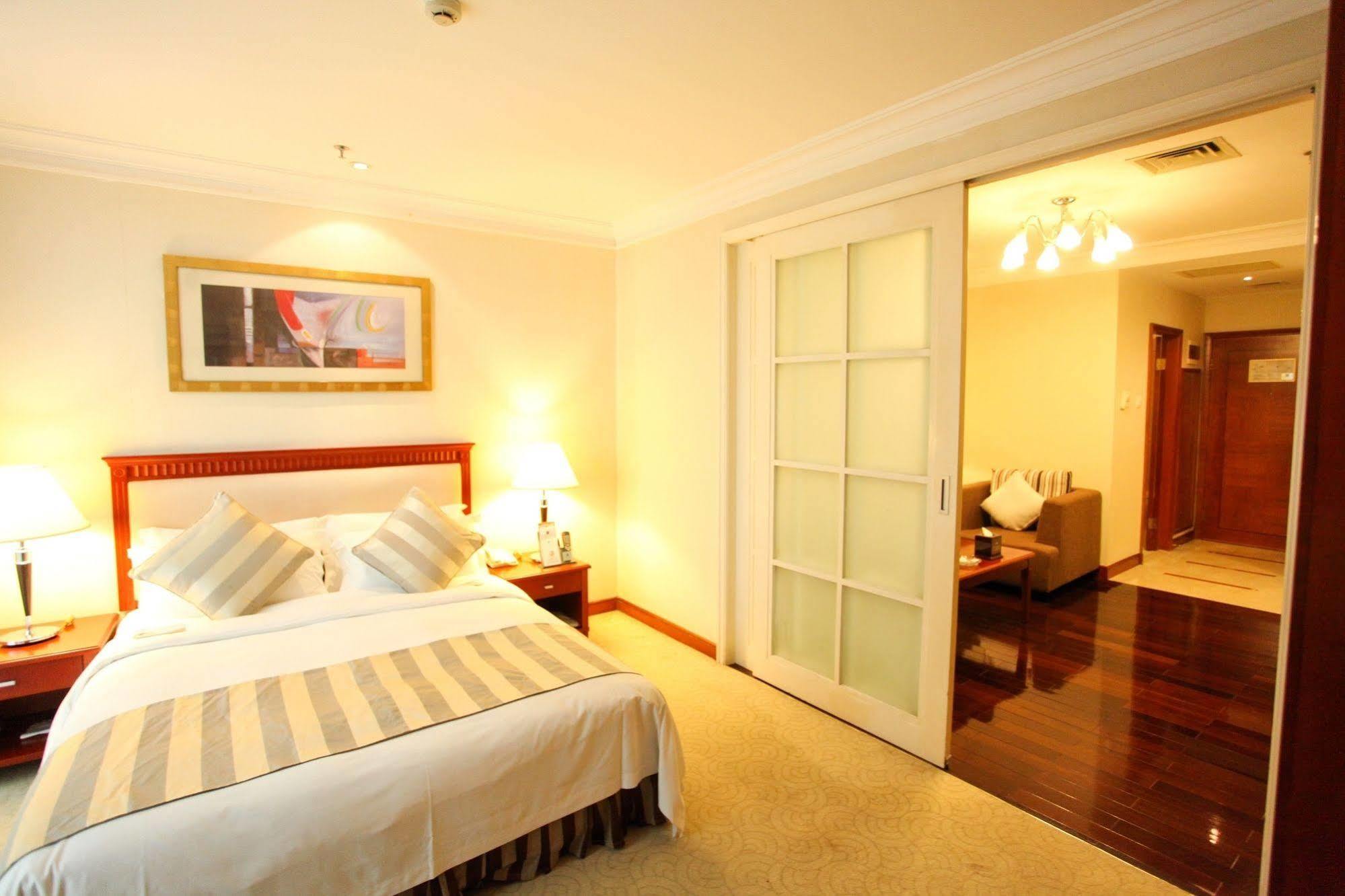 Shenzhen Dongmen Metropark Suites Hotel Exterior photo