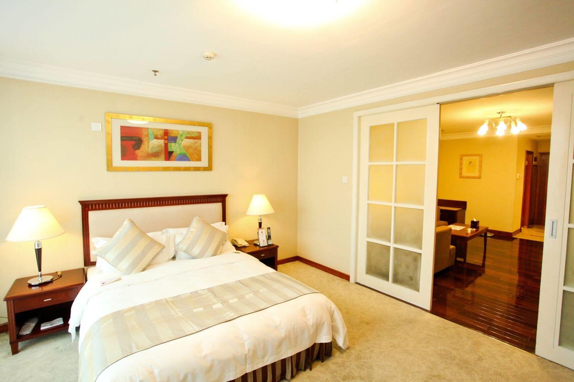 Shenzhen Dongmen Metropark Suites Hotel Exterior photo